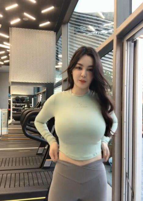 恐怖妻子模拟器游戏下载